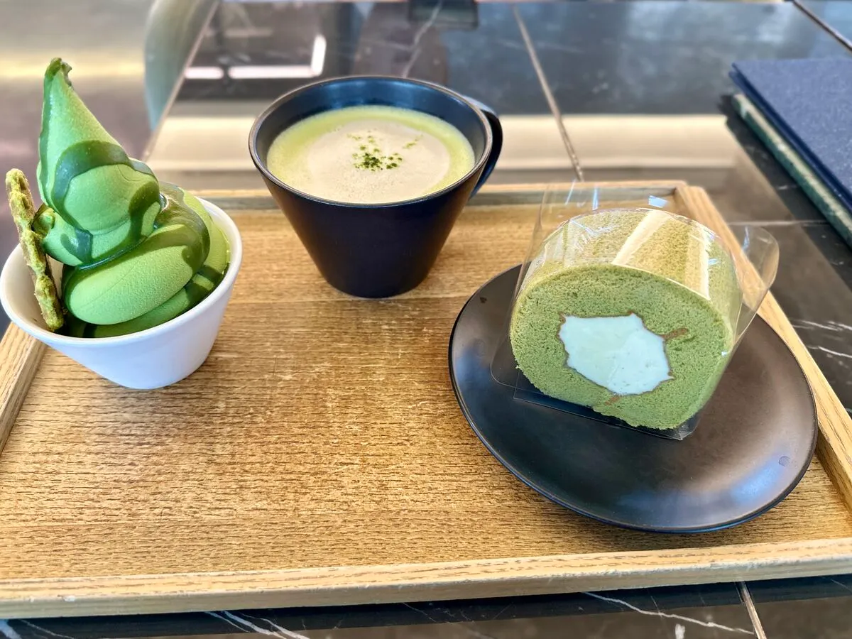 Osulloc Bukchon — matcha soft serve, matcha latte and matcha roll cake