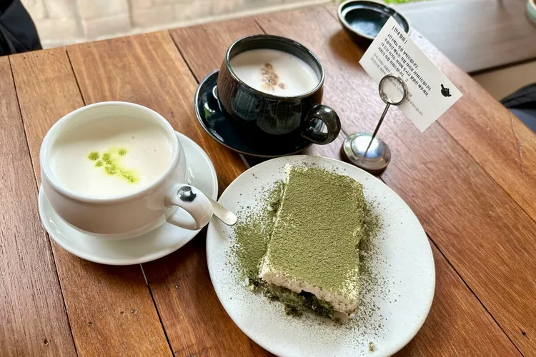 Heon Cha Haus — matcha latte, hojicha latte and matcha tiramisu